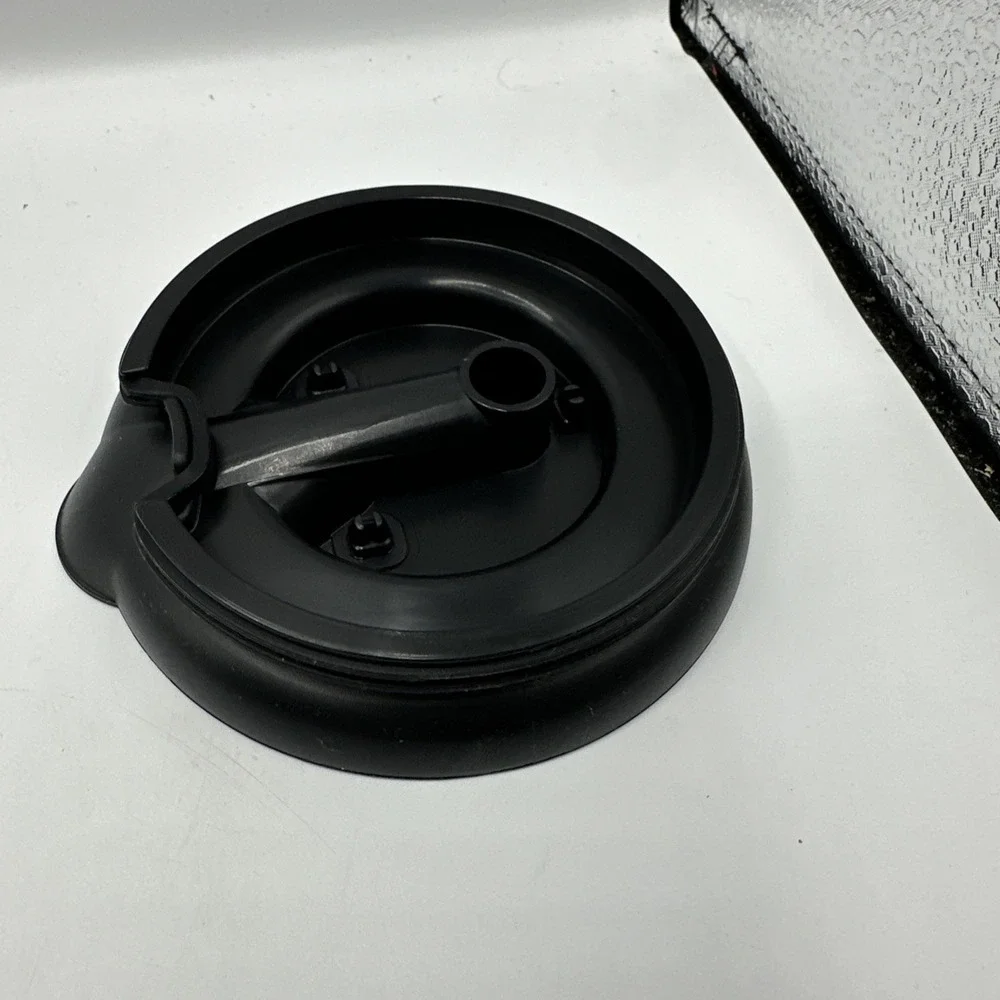 Keurig 2.0 4-Cup Coffee Carafe Pot Black Silver ~Never Used~